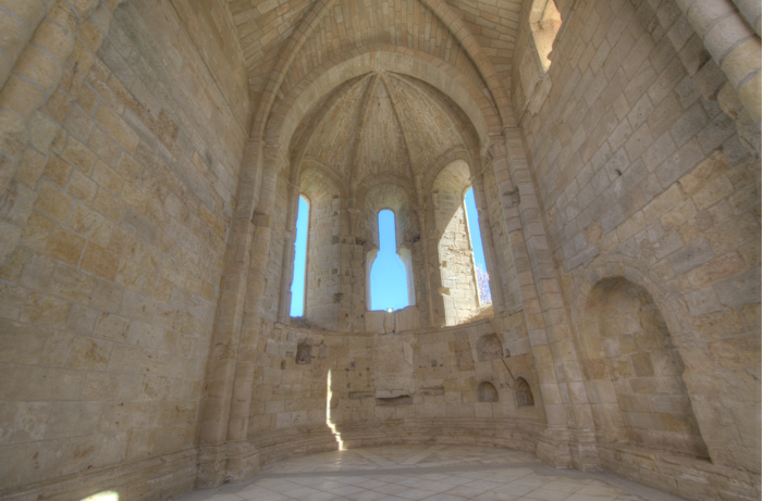 Presbiterio y ábside de la capilla mayor de la iglesia del monasterio de Monsalud